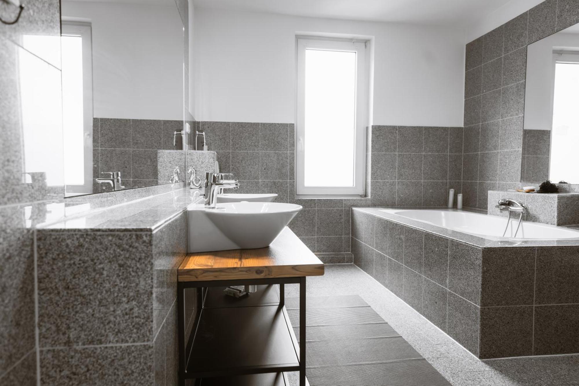 Exklusives Apartment Im Historischen Wohnhaus Mit Kamin, Bad & Viel Platz Bremerhaven Buitenkant foto