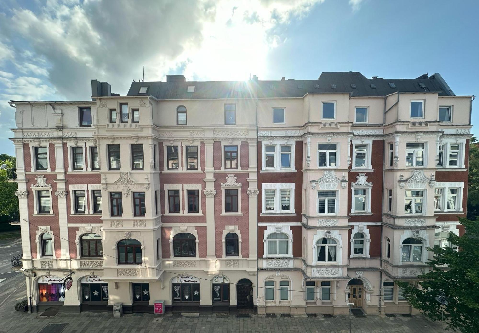 Exklusives Apartment Im Historischen Wohnhaus Mit Kamin, Bad & Viel Platz Bremerhaven Buitenkant foto