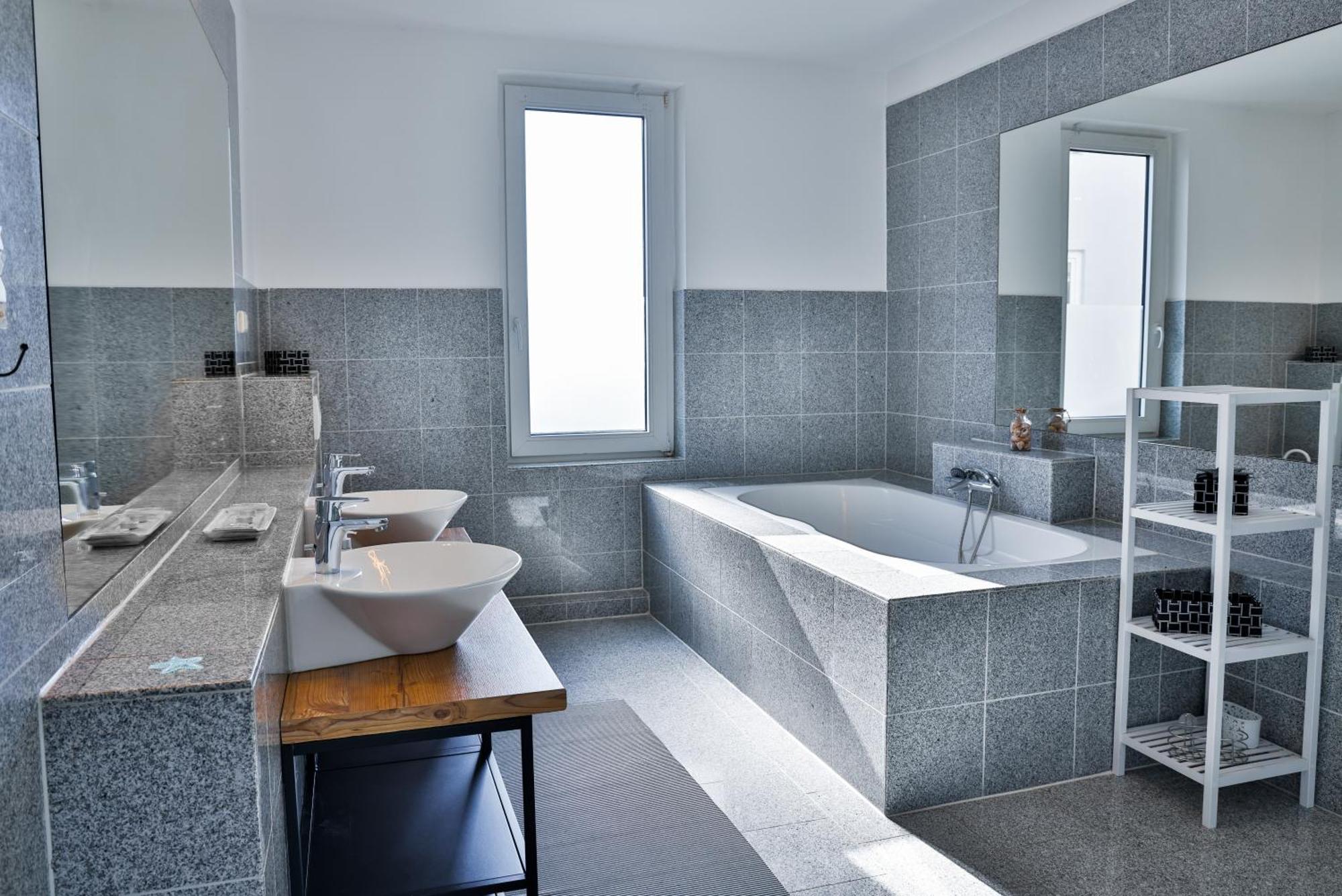 Exklusives Apartment Im Historischen Wohnhaus Mit Kamin, Bad & Viel Platz Bremerhaven Buitenkant foto