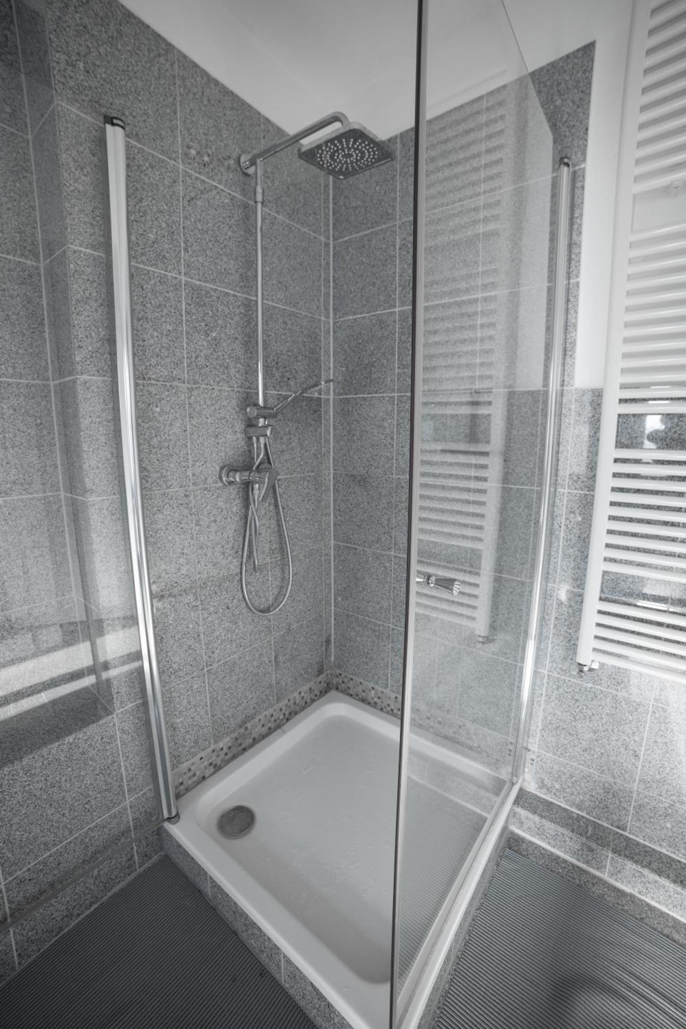 Exklusives Apartment Im Historischen Wohnhaus Mit Kamin, Bad & Viel Platz Bremerhaven Buitenkant foto